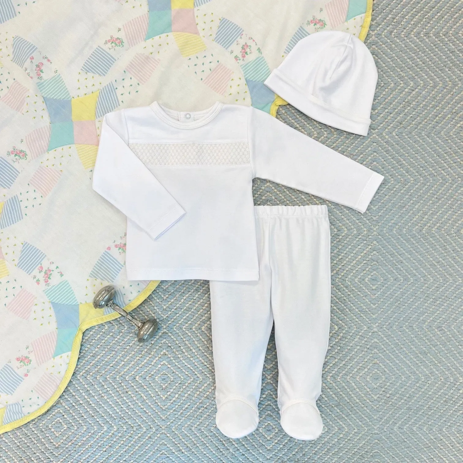 Hart's Hold Me Set (Unisex) - Worth Avenue White with Palmetto Pearl Smocking